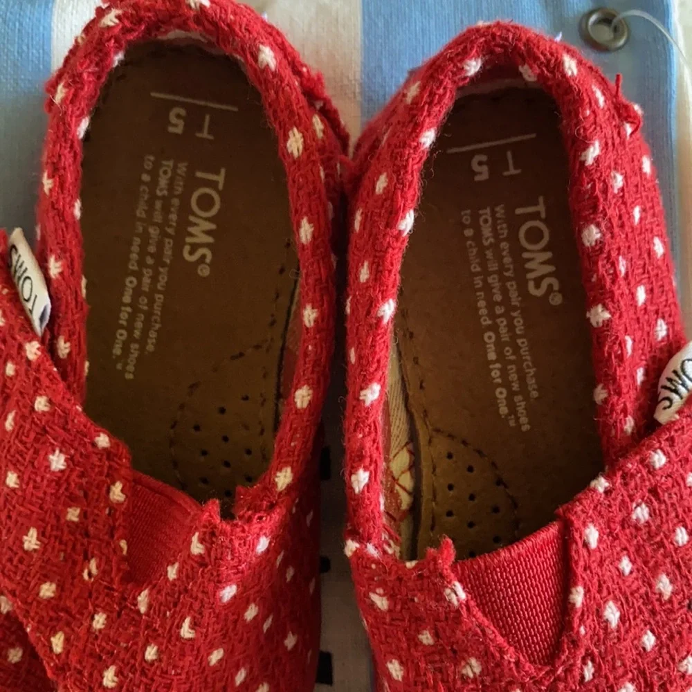 * Toms Tiny Classic Red Dot size 5T